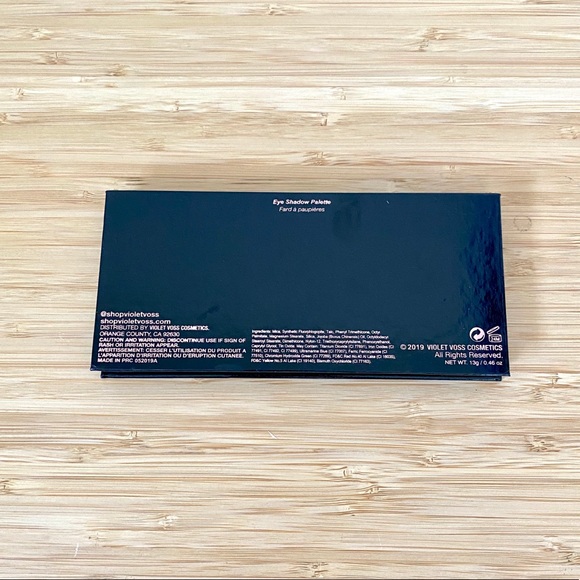 Violet Voss Essentials Palette - Picture 3 of 5
